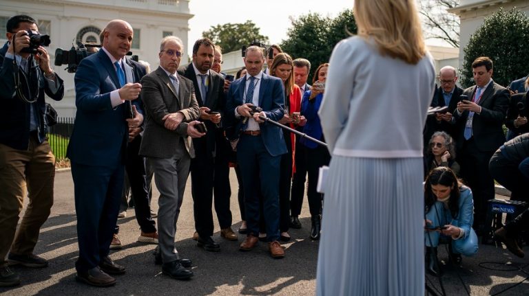 White House removes wire spot from press pool