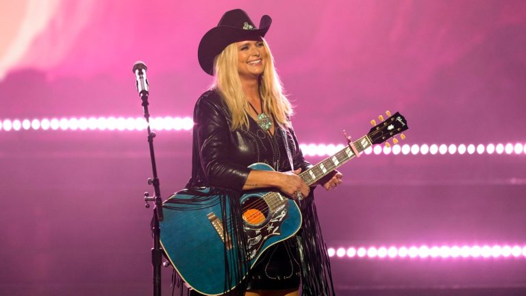 Miranda Lambert Performs 'Kerosene' on 'American Idol': Watch