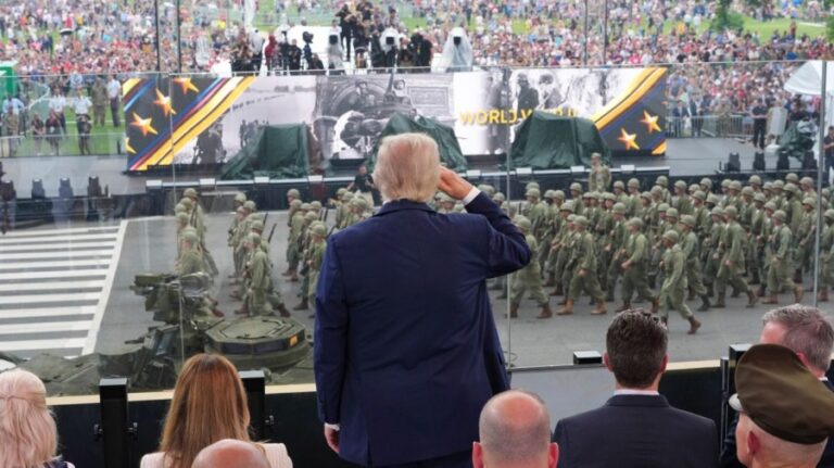 Live updates: Trump speaks during military parade
