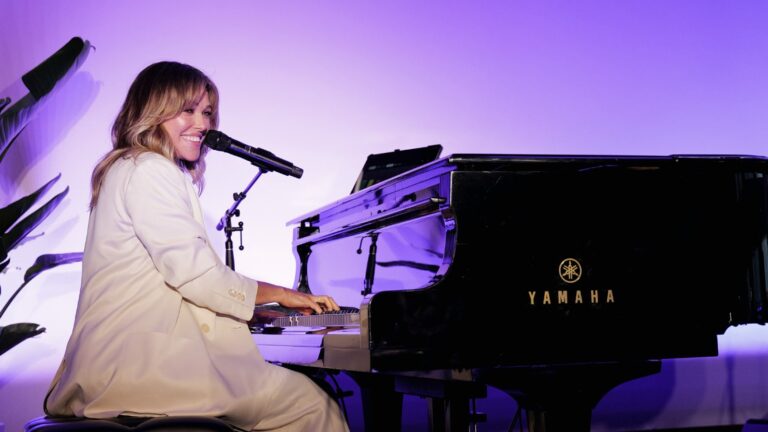 Rachel Platten Plots ‘Fight Song’ Re-Record, Thanks Taylor Swift Rachel Platten Plots 'Fight Song' Re-Record, Thanks Taylor Swift