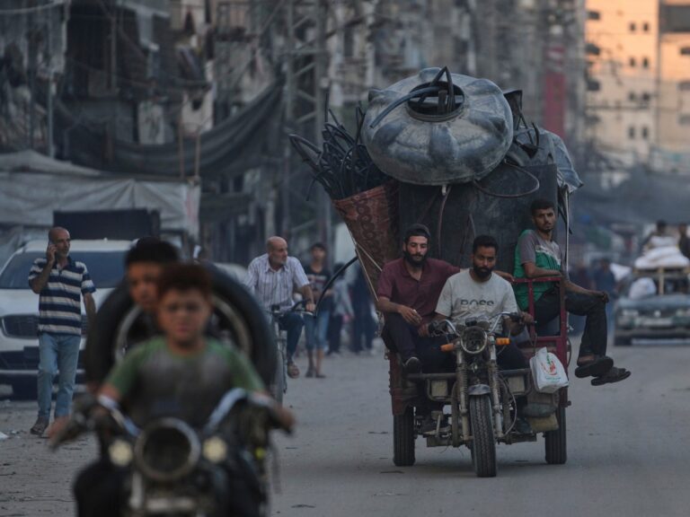 ‘We are on the streets’: Palestinians flee Israel’s assault on Gaza City | Israel-Palestine conflict News ‘We are on the streets’: Palestinians flee Israel’s assault on Gaza City | Israel-Palestine conflict News