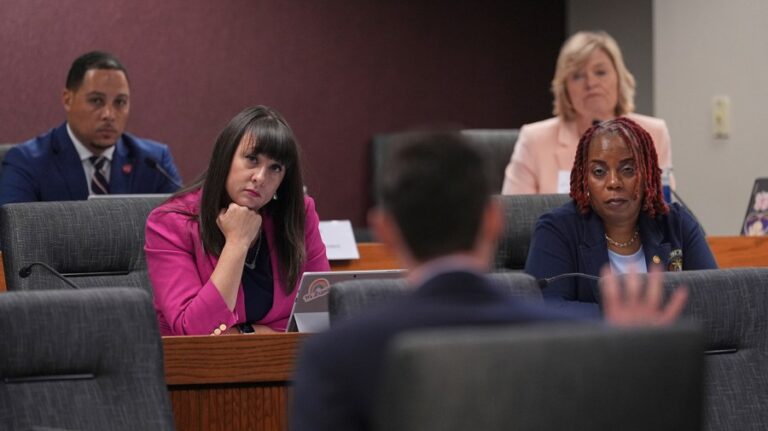 Midwest Democrats struggle to counter GOP on redistricting Midwest Democrats struggle to counter GOP on redistricting