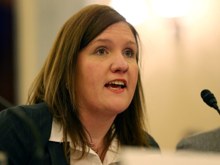 US Supreme Court allows Trump to oust FTC commissioner for now | Courts News US Supreme Court allows Trump to oust FTC commissioner for now | Courts News