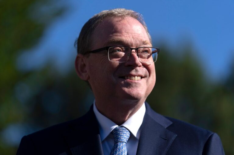 Hassett says Fed has 'been way behind' on cutting interest rates Hassett says Fed has 'been way behind' on cutting interest rates